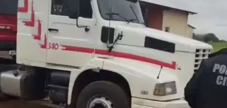 Ciclista morre ap&oacute;s ser atropelada por caminh&atilde;o enquanto ia para o trabalho
