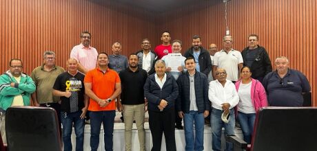 Edilson Magro sanciona Lei que atualiza regulamenta&ccedil;&atilde;o do servi&ccedil;o de Taxi de Coxim