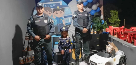 Pol&iacute;cia Militar participa de anivers&aacute;rio infantil com tema da corpora&ccedil;&atilde;o em Pedro Gomes
