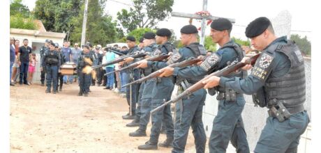 Uma despedida emocionante ao Sargento Andrade marcou a manh&atilde; de hoje (01) em Coxim