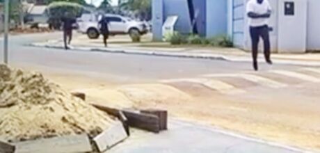 Homem acusado de atacar adolescente tenta escapar ap&oacute;s audi&ecirc;ncia em Coxim
