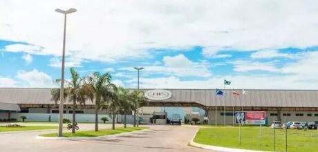 Funcion&aacute;rio de frigor&iacute;fico que atirou em colega 5 vezes teria "ouvido vozes"