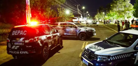 Seis homens s&atilde;o presos ap&oacute;s homic&iacute;dio motivado por vingan&ccedil;a em pra&ccedil;a da Capital
