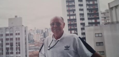  A medicina sob a Luz de Velas: A Eternidade
do  primeiro m&eacute;dico de Coxim; Dr. &Aacute;lvaro Fontoura 