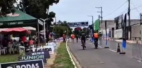 Corrida Solid&aacute;ria re&uacute;ne comunidade e arrecada brinquedos para crian&ccedil;as das escolas de Coxim - V&iacute;deo