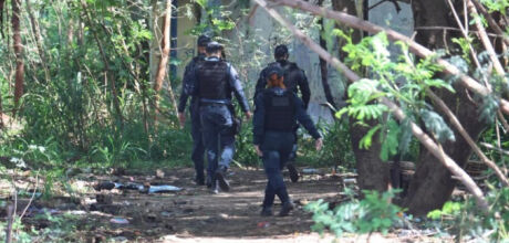 Corpo em decomposi&ccedil;&atilde;o &eacute; encontrado enterrado em cova rasa em MS