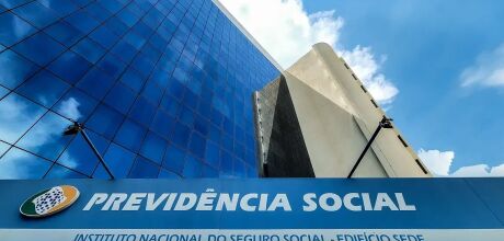 Lei sancionada pro&iacute;be descontos autom&aacute;ticos de associa&ccedil;&otilde;es em benef&iacute;cios do INSS
