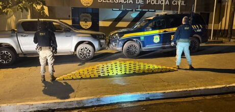 Motorista tenta fugir da PRF, mas &eacute; preso com 103 kg de coca&iacute;na em Rio Negro
