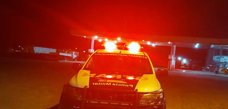 Idoso &eacute; preso por embriaguez ao volante ap&oacute;s bater em caminh&atilde;o estacionado em Coxim
