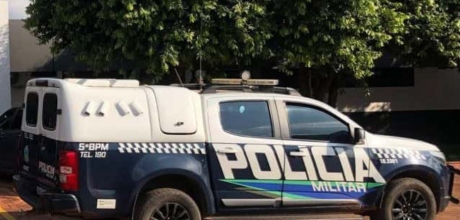 Homem descumpre medida protetiva, agride ex-companheira e foge em Rio Verde

