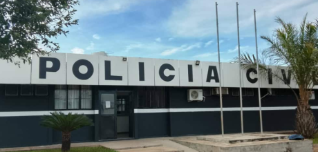 Homem &eacute; preso ap&oacute;s amea&ccedil;ar esposa e manter armas dentro de casa em Corguinho
