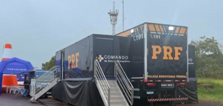 PRF promove comando de sa&uacute;de em Camapu&atilde; com exames para motoristas e moradores
