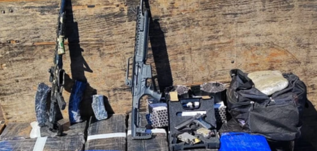 PRF apreende quase 3 toneladas de drogas e armas em caminh&atilde;o na BR-163

