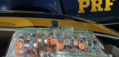 PRF apreende 79 ampolas de medicamentos estrangeiros em abordagem na BR-267
