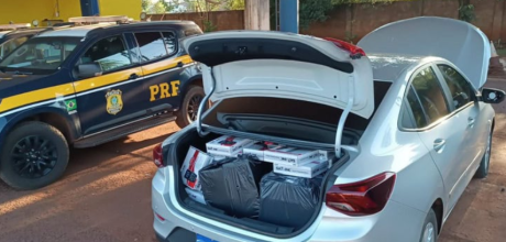 Carga de perfumes e eletr&ocirc;nicos estrangeiros sem nota &eacute; apreendida em abordagem na BR-163
