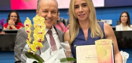 Junior Mochi homenageia a Dra Tatiana Dias de Oliveira Said com Trof&eacute;u Celina Jallad