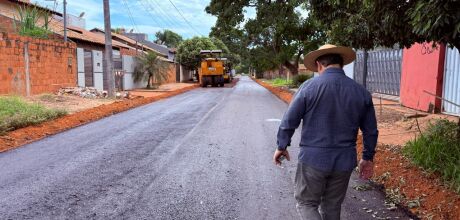 "P&eacute;s no ch&atilde;o e olhos no futuro": Edilson Magro presta contas e detalha reconstru&ccedil;&atilde;o para Coxim 