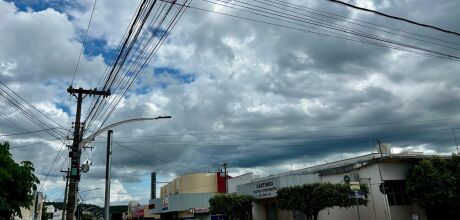 S&aacute;bado (21) ser&aacute; de calor e possibilidade de chuva em Coxim
