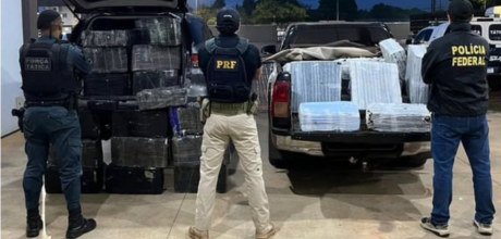 For&ccedil;as policiais apreendem 1,5 tonelada de maconha e recuperam ve&iacute;culos
