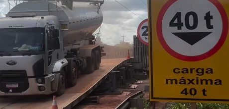 Tr&acirc;nsito &eacute; liberado na ponte LSB sobre o Rio do Peixe, na MS-080, em Rio Negro
