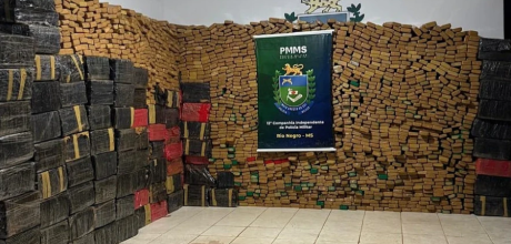 Maior apreens&atilde;o de drogas em Rio Negro: 3,6 toneladas de maconha s&atilde;o interceptadas pela PM
