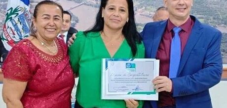Jornalista do Di&aacute;rio do Estado &eacute; homenageada pela C&acirc;mara de Coxim