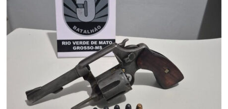 Pol&iacute;cia Militar prende homem por amea&ccedil;a e porte ilegal de arma de fogo em Rio Verde
