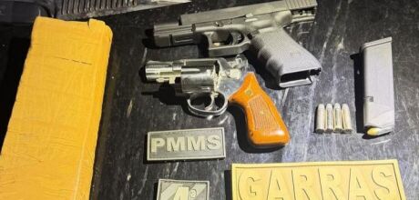 Barbeiro e adolescente mortos em MS levavam armas para guerra de fac&ccedil;&otilde;es, diz pol&iacute;cia
