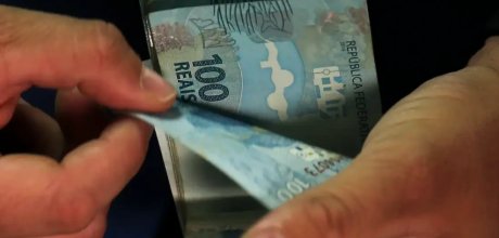 Pagamento do abono salarial para nascidos em maio e junho come&ccedil;a nesta sexta-feira
