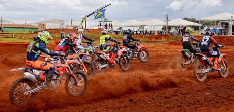 Pilotos de S&atilde;o Gabriel conquistam p&oacute;dios em etapa estadual de motocross realizada no munic&iacute;pio
