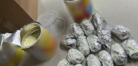 Drogas em embalagens de leite s&atilde;o descobertas em correio na fronteira de MS