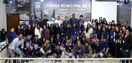 Estudantes participam de encontro na C&acirc;mara de Coxim e debatem cidadania e futuro da juventude