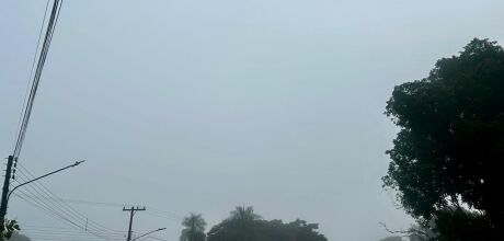Coxim amanhece com neblina e clima fresco neste s&aacute;bado; previs&atilde;o indica chuva e m&aacute;xima de 31&deg;C