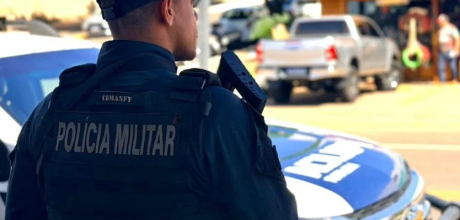 Suspeito de tr&aacute;fico tenta fugir, mas acaba preso pela Pol&iacute;cia Militar em Camapu&atilde;
