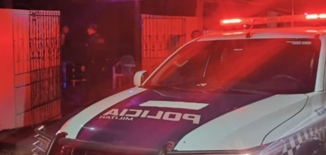 Homem tenta fugir da pol&iacute;cia, mas acaba preso com pistola .40 e drogas em Rio Verde
