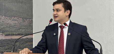 Vereador Luiz Eduardo acompanha demandas da Escola Municipal William Tavares e refor&ccedil;a compromisso