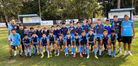 Escolinha de Futebol Acquafort/Projeto Além da Escola é Campeã da Copa Ouro Vida 2024