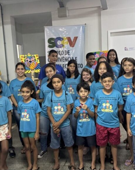 Crian&ccedil;as do SCFV  Espa&ccedil;o do Saber mostram talento em releitura de Romero Britto