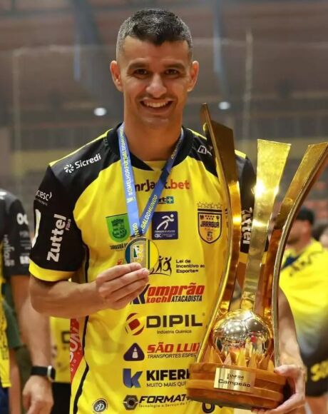 Ala de MS, Marc&ecirc;nio comemora t&iacute;tulo da Liga Nacional de Futsal