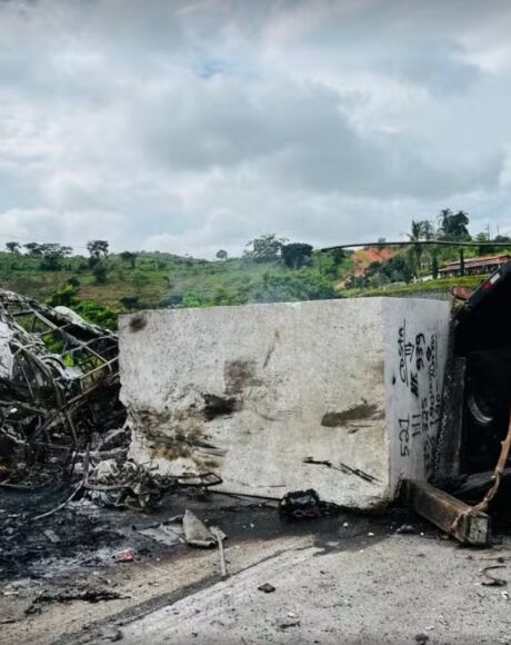 Carreta envolvida em acidente com 39 mortes em Minas chegou a trafegar a 132 km/h antes da trag&eacute;dia