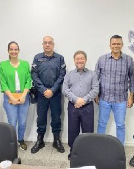 Comandante do 5&ordm; BPM se re&uacute;ne com prefeito de Coxim para tratar de projetos e seguran&ccedil;a p&uacute;blica