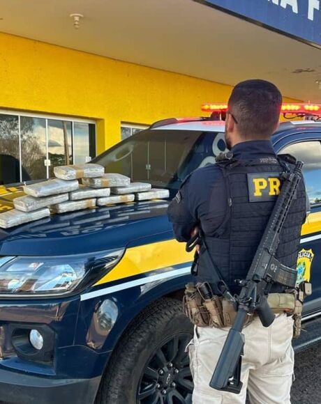 Jovem &eacute; preso com mais de 10 kg de maconha em &ocirc;nibus na BR-163, em Coxim

