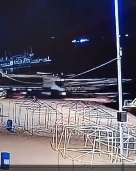 Motorista de Coxim escapa da morte ap&oacute;s carreta despencar no Rio Paran&aacute;
