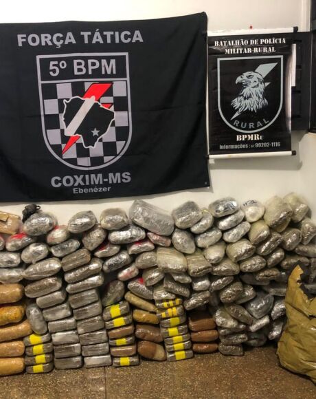 PM e PRF apreendem mais de 100 kg de maconha e prendem dois em Rio Verde
