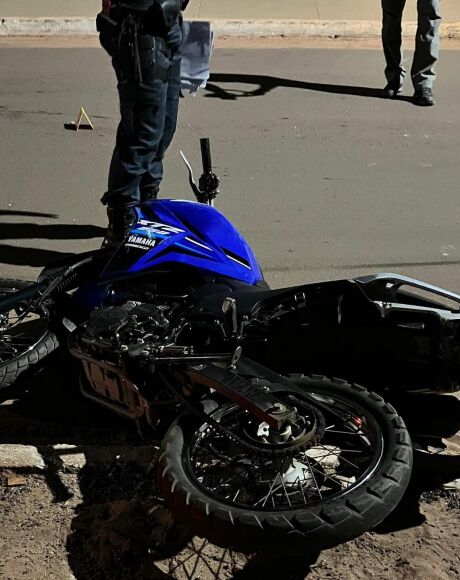 Colis&atilde;o frontal entre moto e carro deixa motociclista gravemente ferido em Coxim
