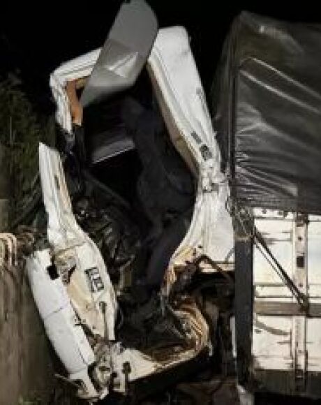 Caminhoneiro perde controle, bate em ponte e morre na BR-163 em S&atilde;o Gabriel do Oeste