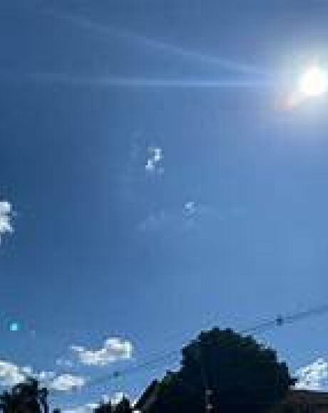                             Domingo de muito sol e calor em Coxim