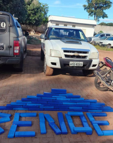 Choque prende trio em Coxim e encontra dep&oacute;sito de drogas em pesqueiro com 69 tabletes de maconha
