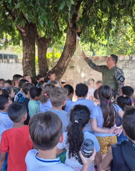Alunos da rede municipal visitam PMA de Coxim durante Semana do Meio Ambiente