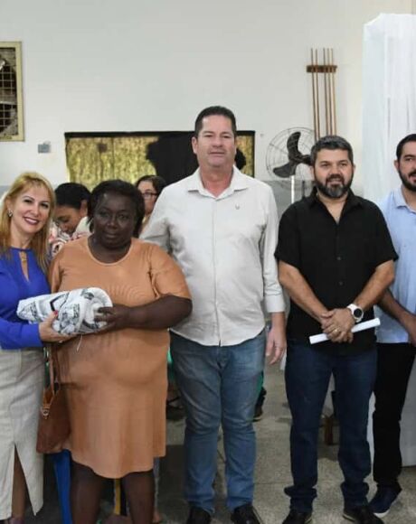 Prefeitura de Sonora entrega mais de 300 cobertores a fam&iacute;lias em vulnerabilidade
